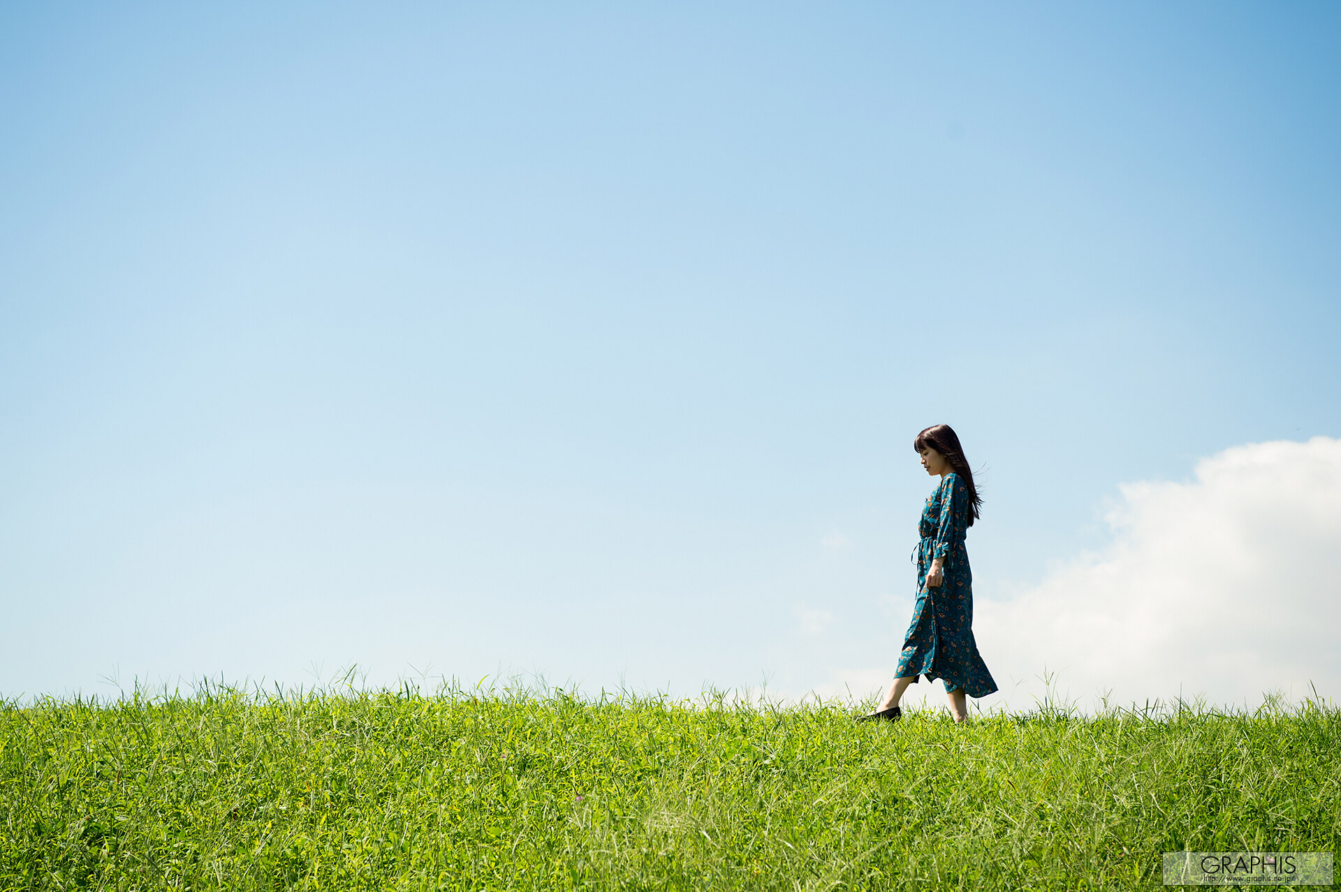 Rin Hatsumi 初美りん, [Graphis] Gals 『Look At Me』 Vol.01