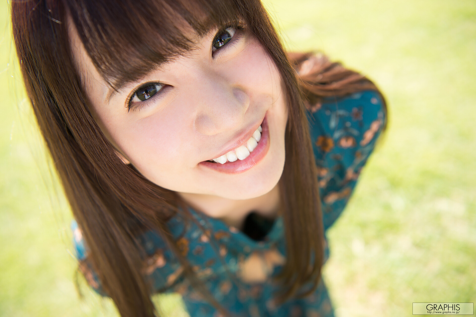 Rin Hatsumi 初美りん, [Graphis] Gals 『Look At Me』 Vol.01