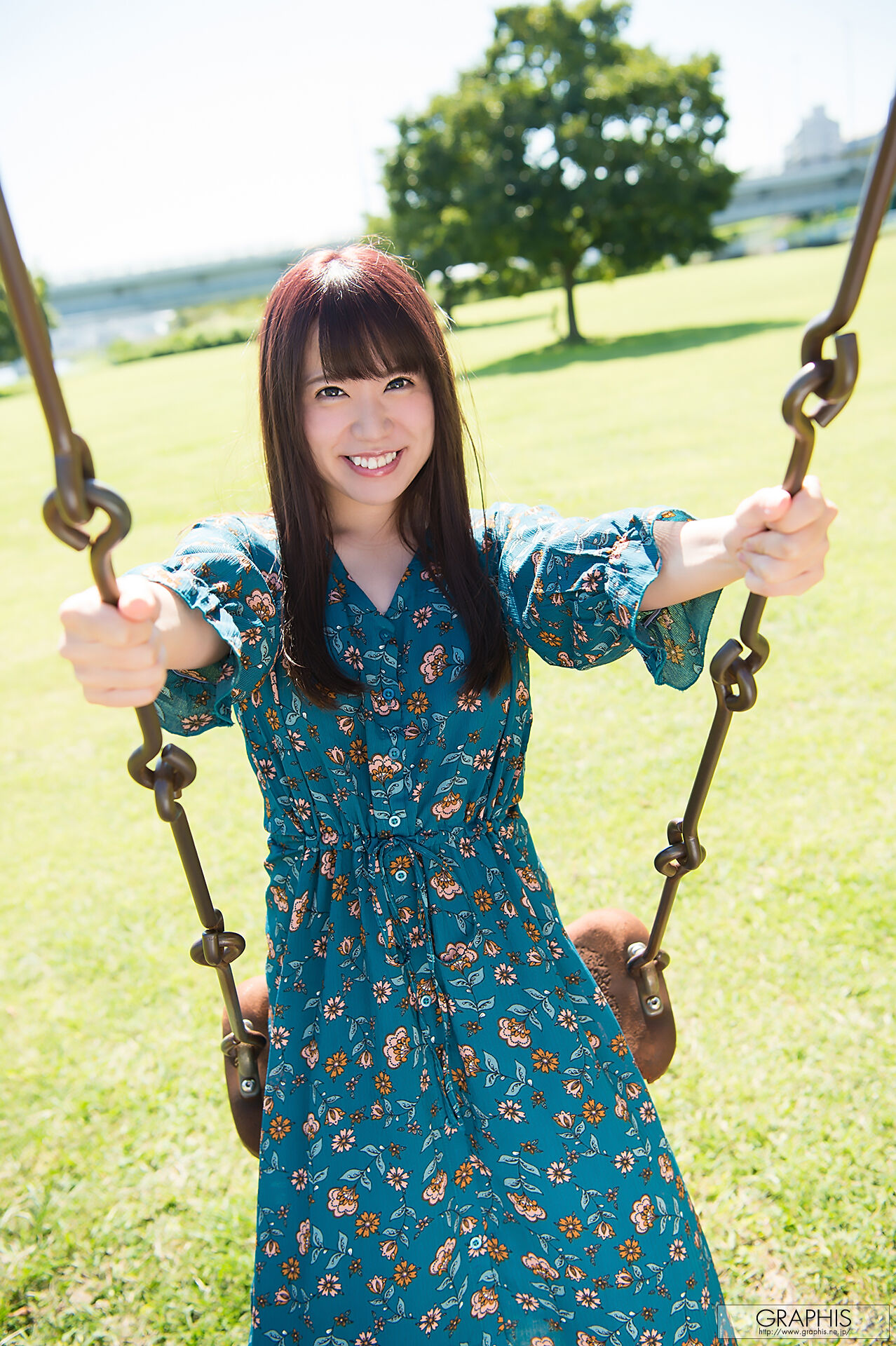 Rin Hatsumi 初美りん, [Graphis] Gals 『Look At Me』 Vol.01