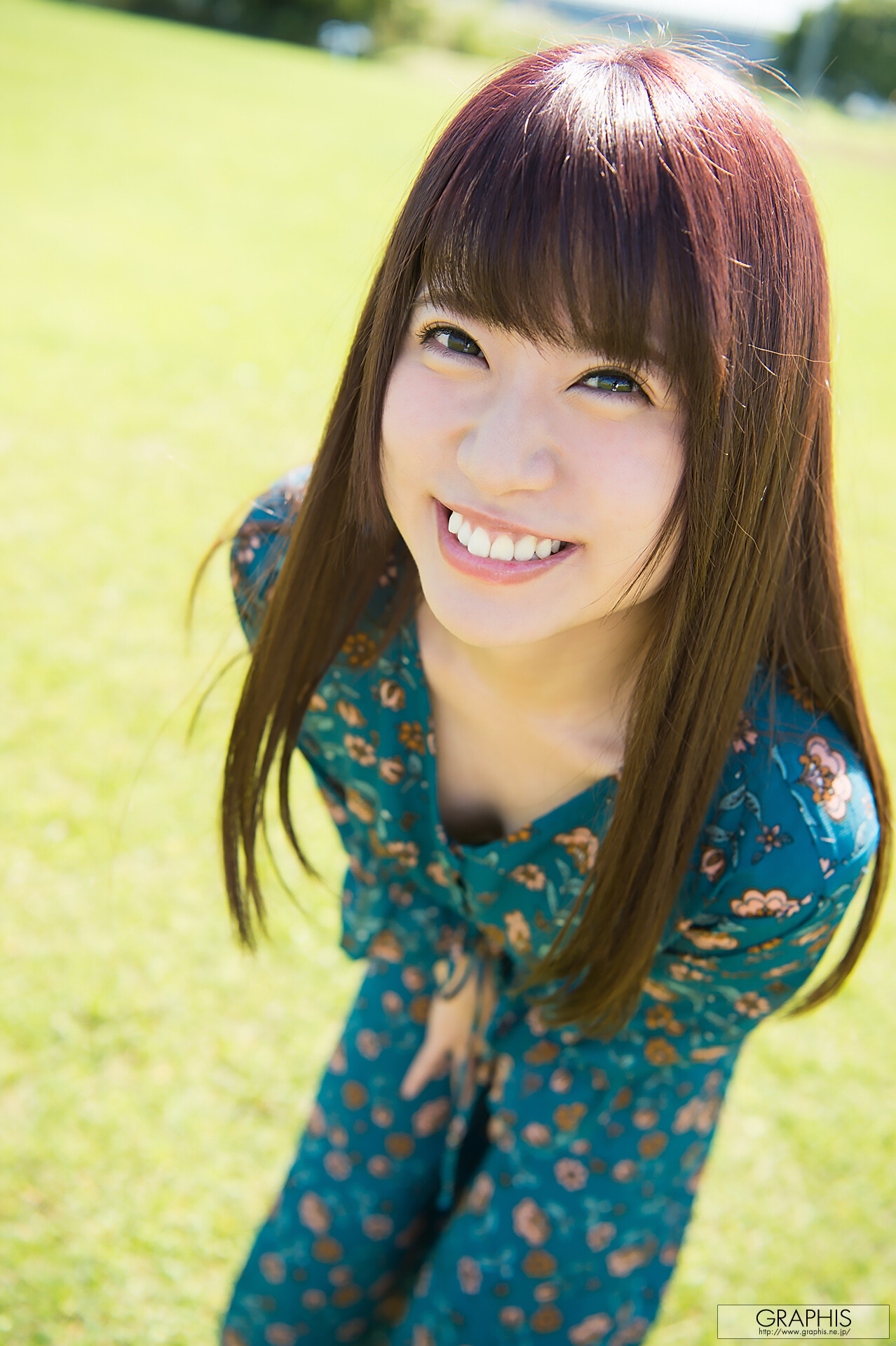 Rin Hatsumi 初美りん, [Graphis] Gals 『Look At Me』 Vol.01
