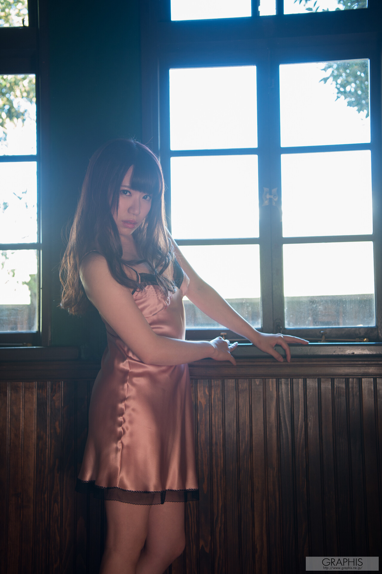 Rin Hatsumi 初美りん, [Graphis] Gals 『Look At Me』 Vol.02