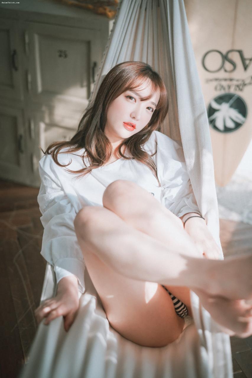 DJAWA Photo – Son Ye-Eun (손예은)